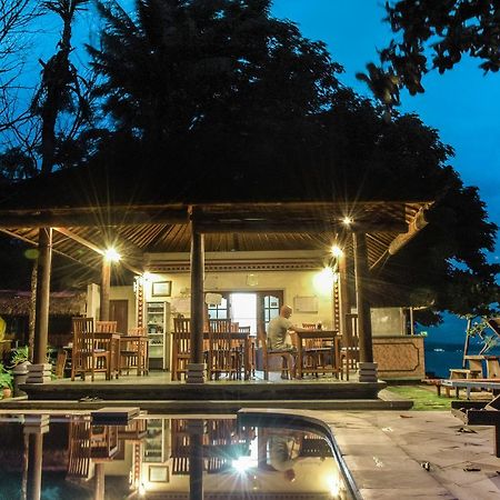 ホテル Ganesha Amed エクステリア 写真